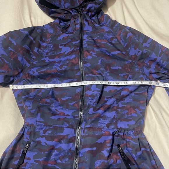 Lululemon Rain For Daze Jacket II Purple Camo Size 6 - Picture 15 of 16